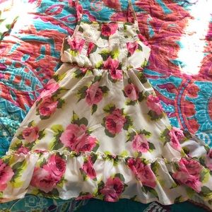 Sleeveless floral girls dress